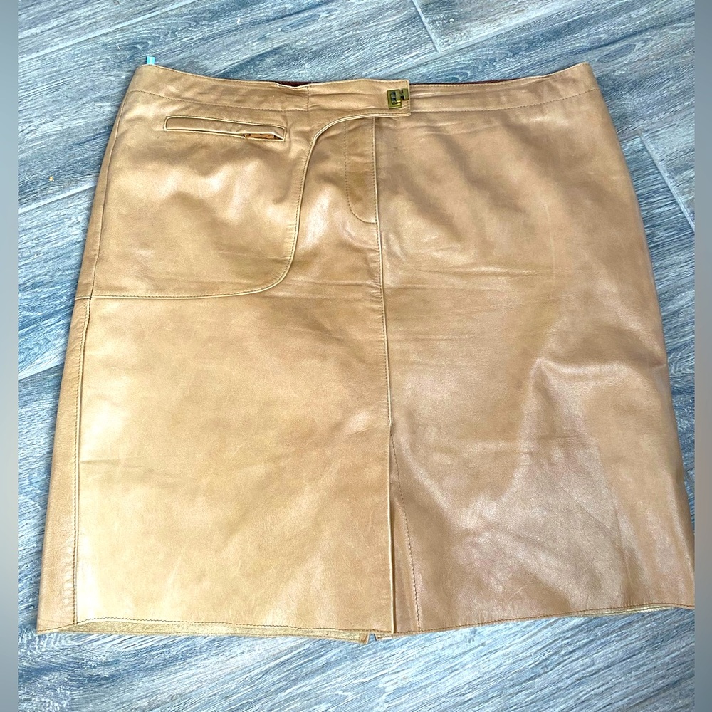 Women's Leather Mini Skirt - Tan